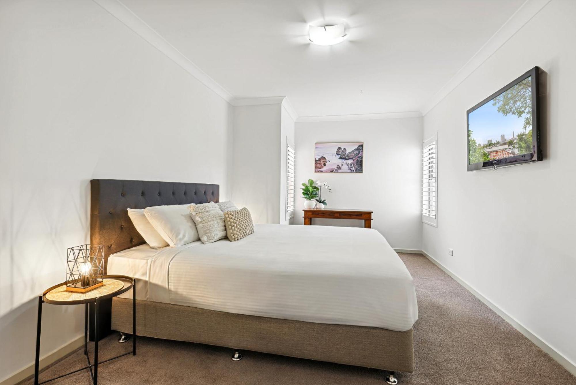 Apartment Lovely 3-bed With Alfresco Dining By Amenities Brisbane